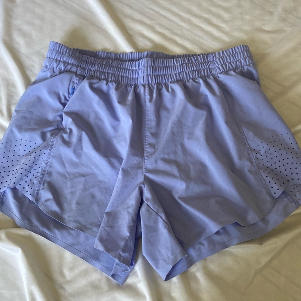 Athleta Hustle 4.5” shorts